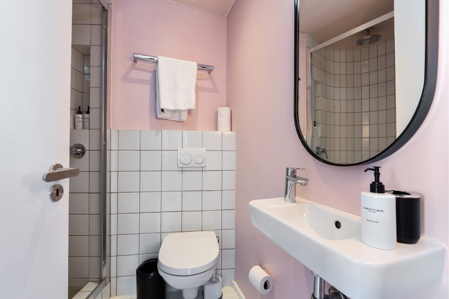 1 Bedroom Property for Sale in Sea Point Western Cape
